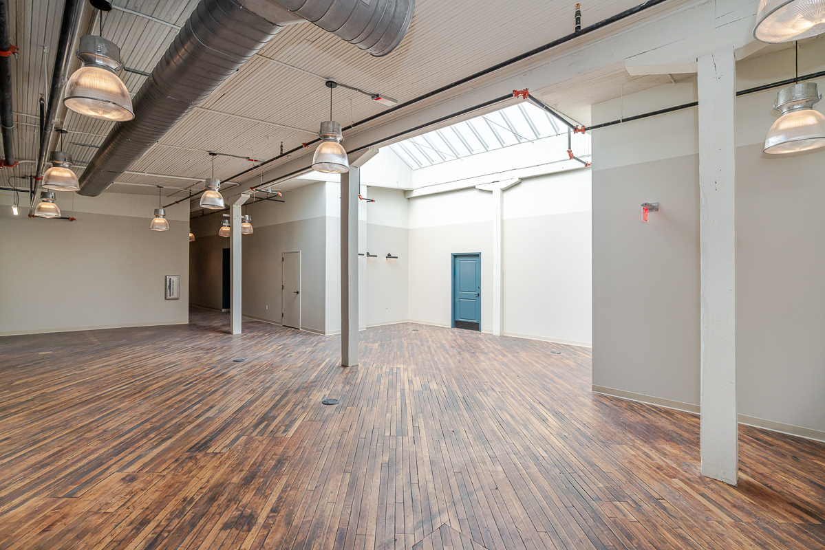 219 N Columbus St-43