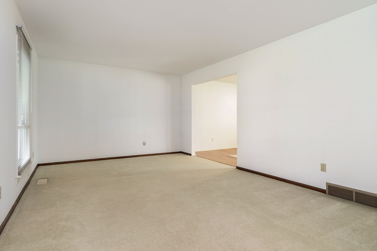 988 Danvers Ave-14