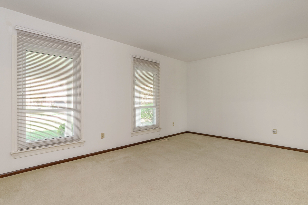 988 Danvers Ave-15
