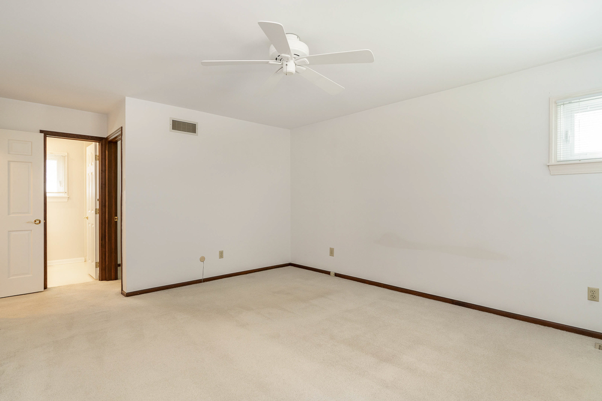 988 Danvers Ave-31