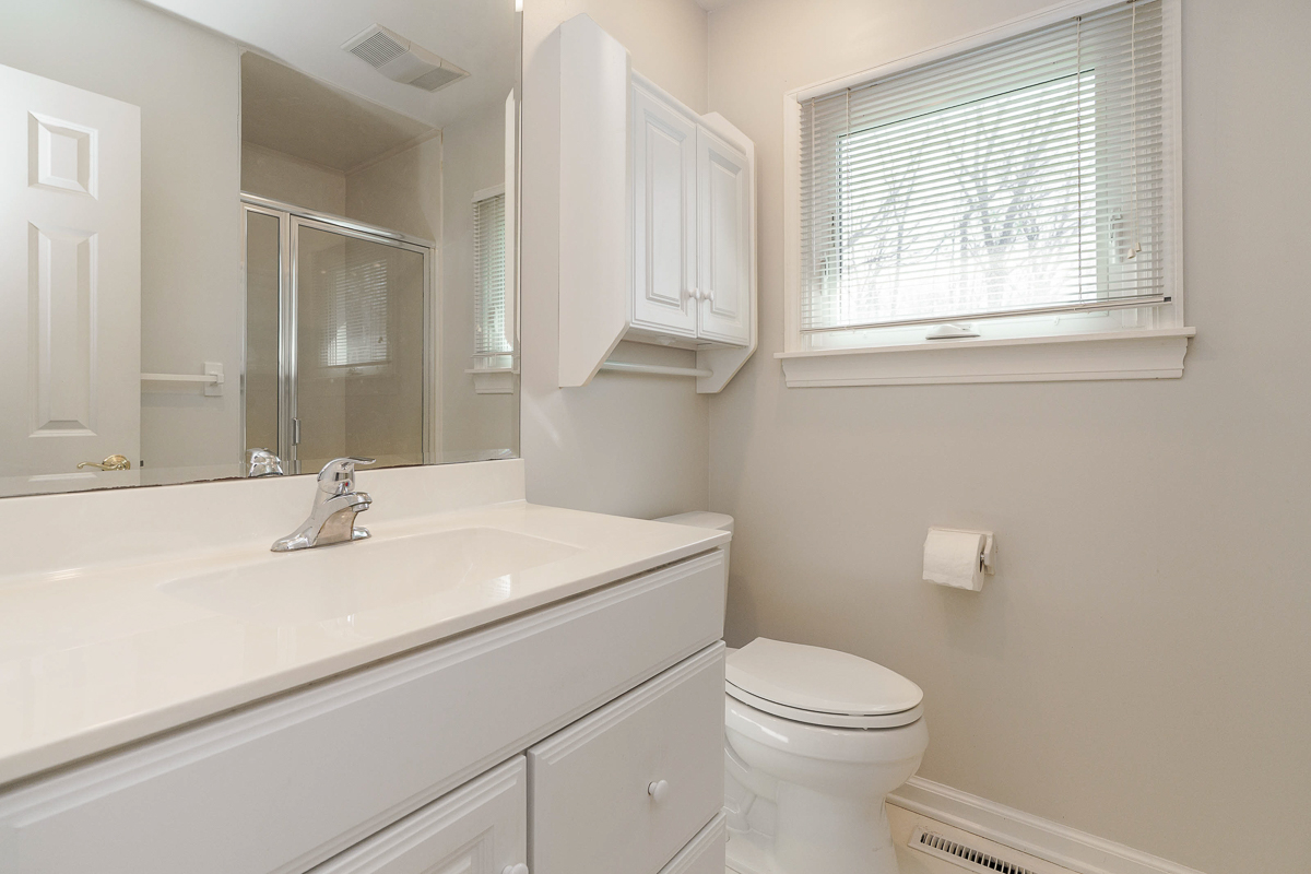 988 Danvers Ave-34