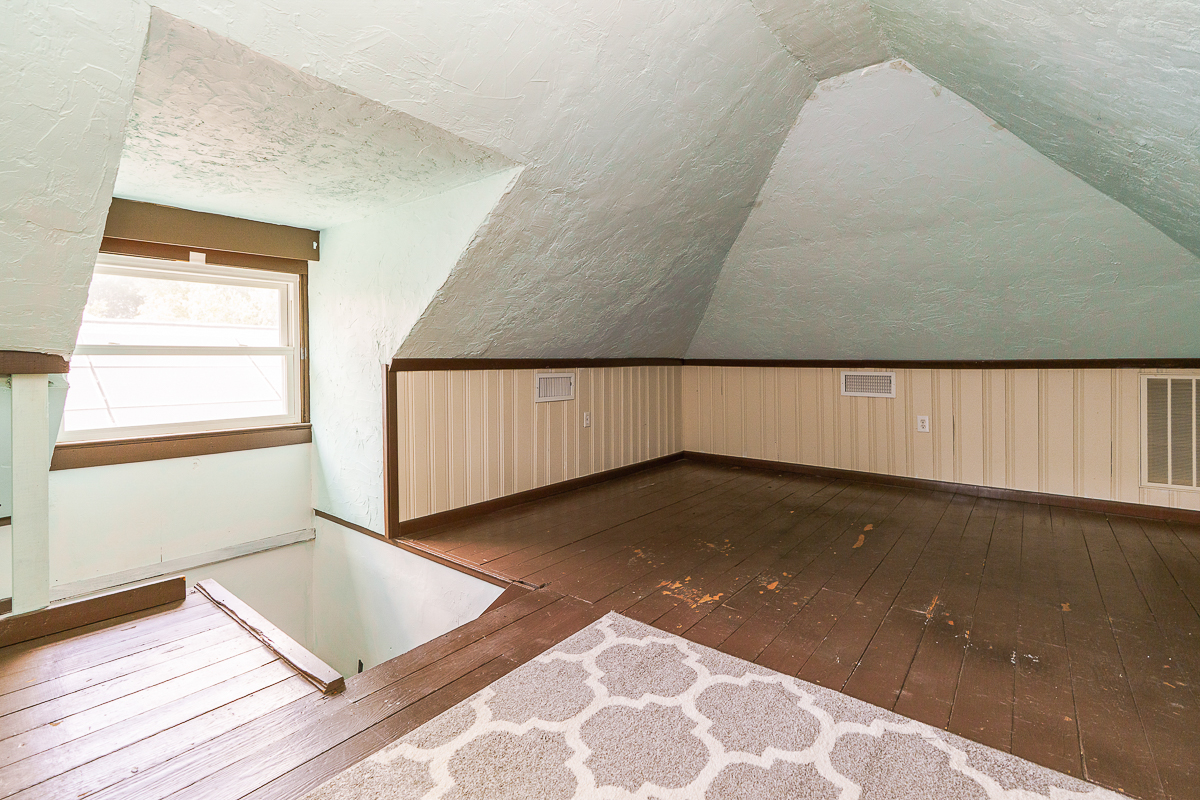 130 e Gates St.--22