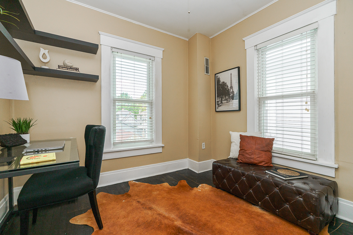 130 e Gates St.--28