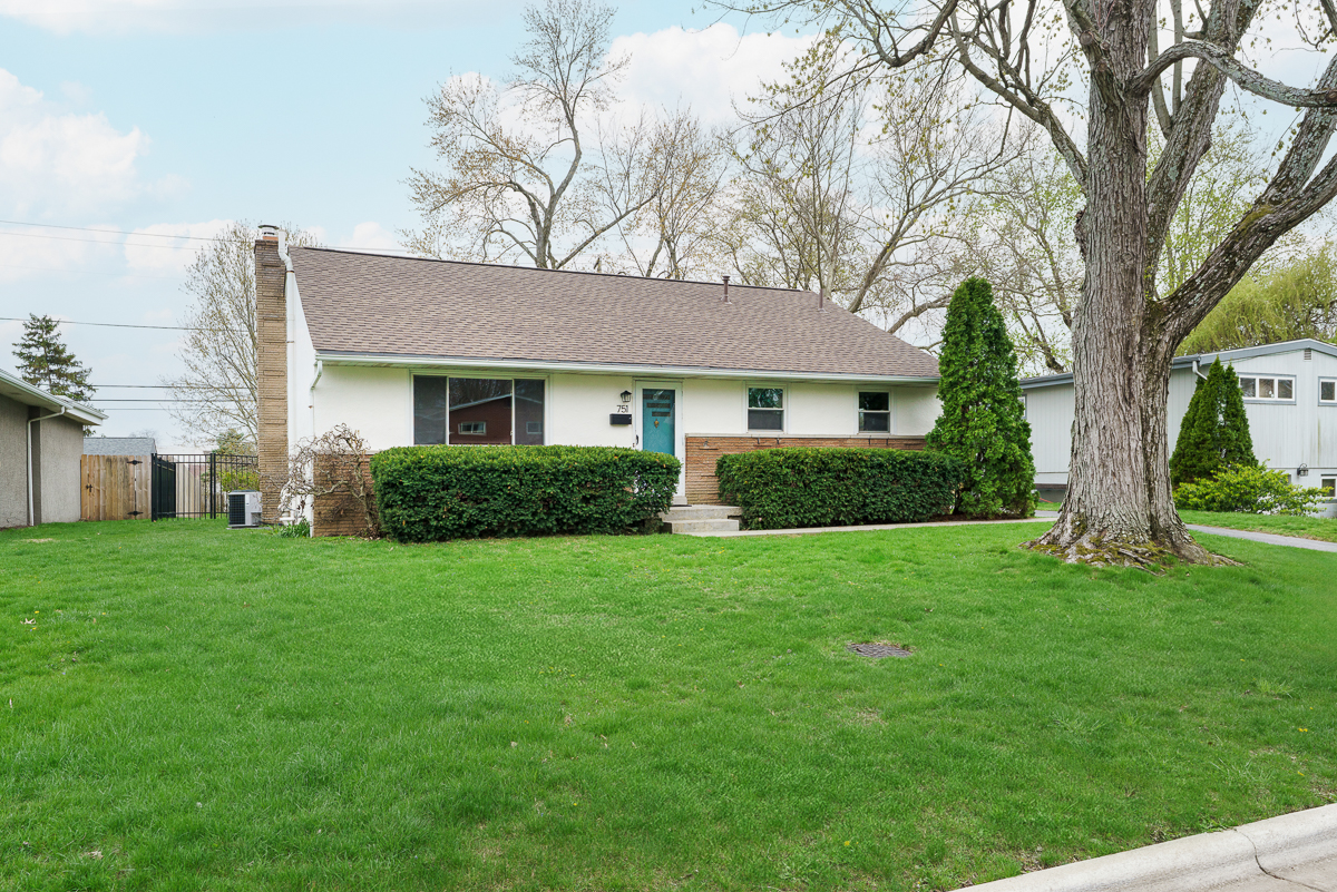 751 Latham Ct-1
