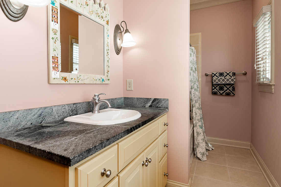 7286 Lambton Green N Interiors-64