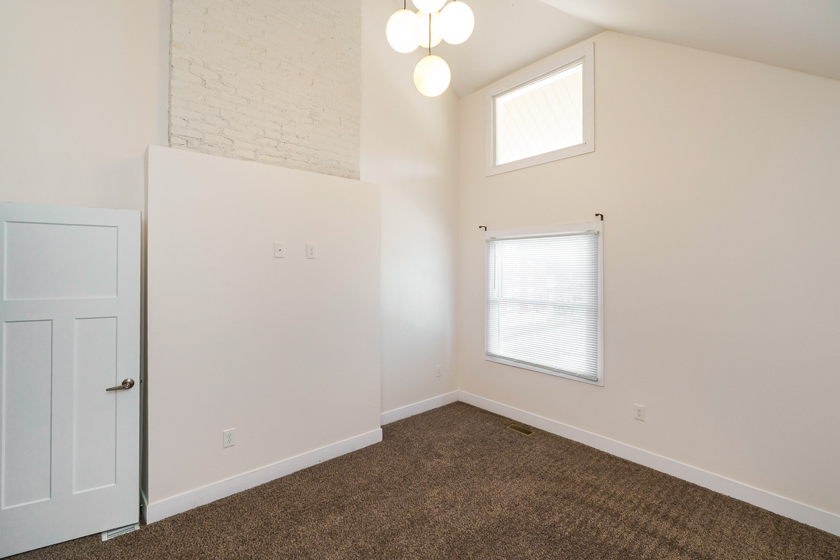 857-859 Wilson Ave-54